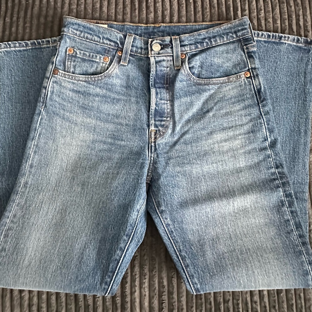 Levi's Medium Blue 501 Skinny Straight Leg Women's Jeans - Size 27x28 - EUC